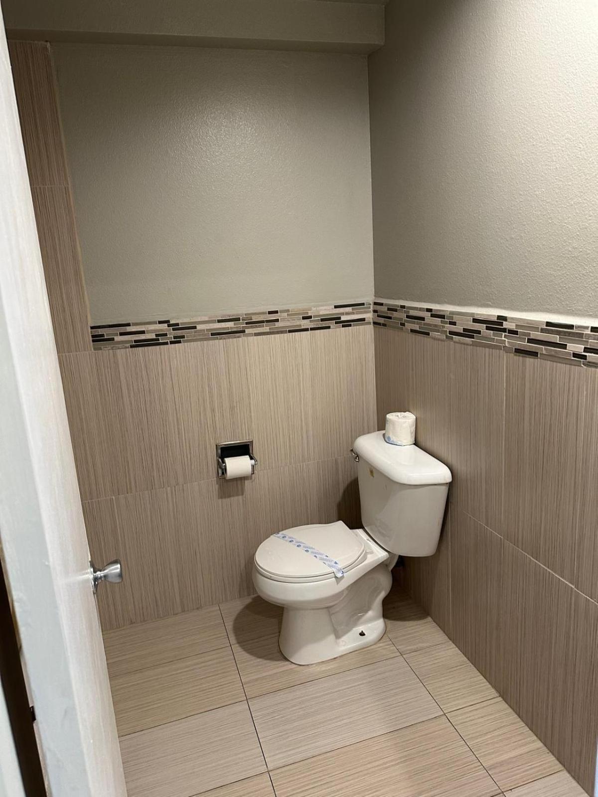 Heritage Inn And Suites Corona Buitenkant foto