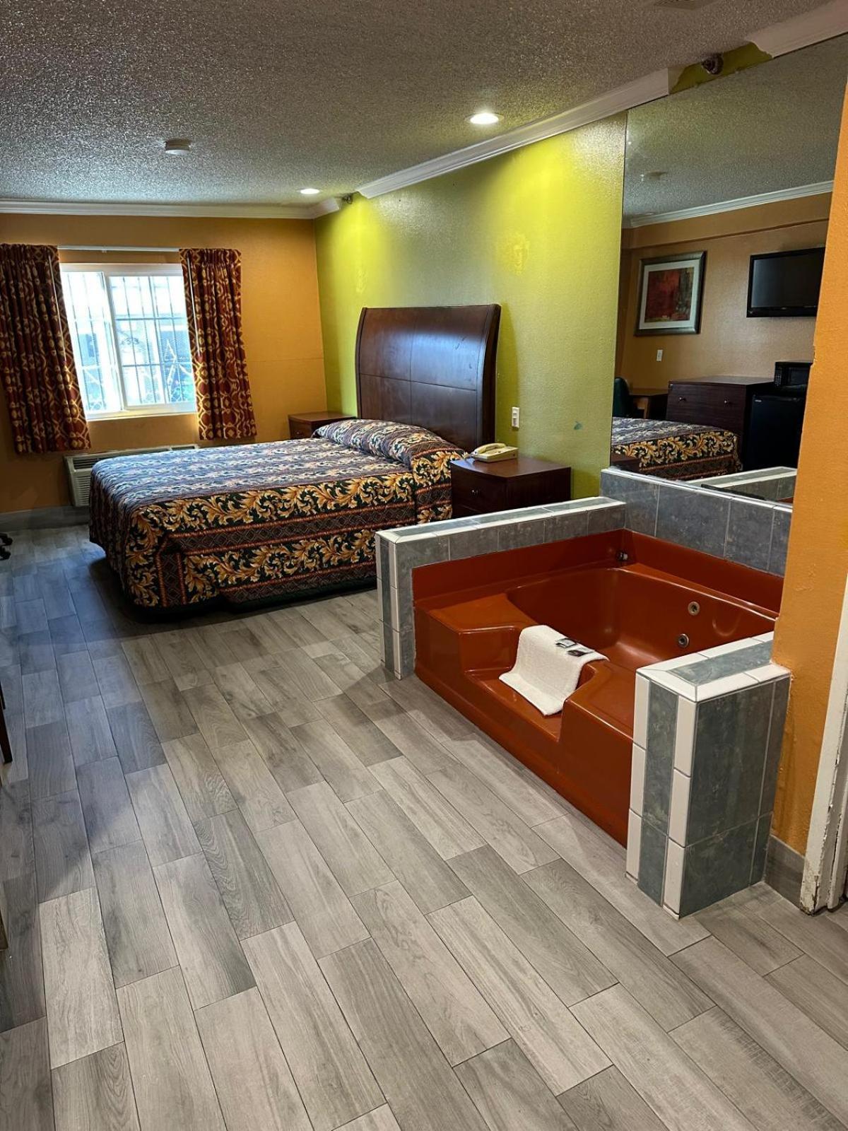 Heritage Inn And Suites Corona Buitenkant foto