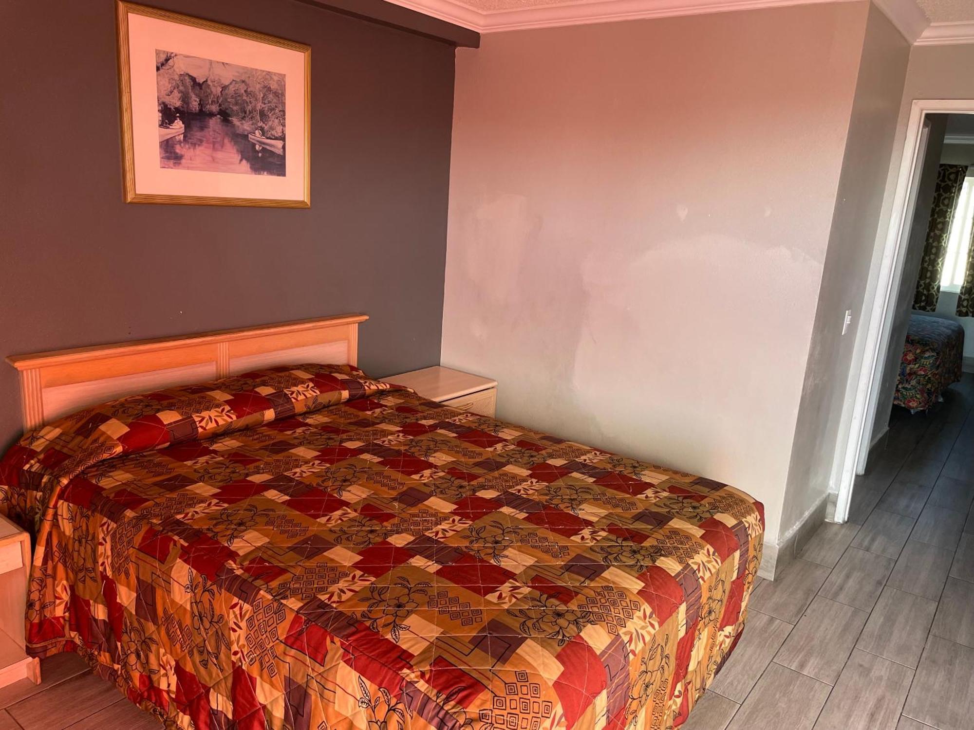 Heritage Inn And Suites Corona Buitenkant foto
