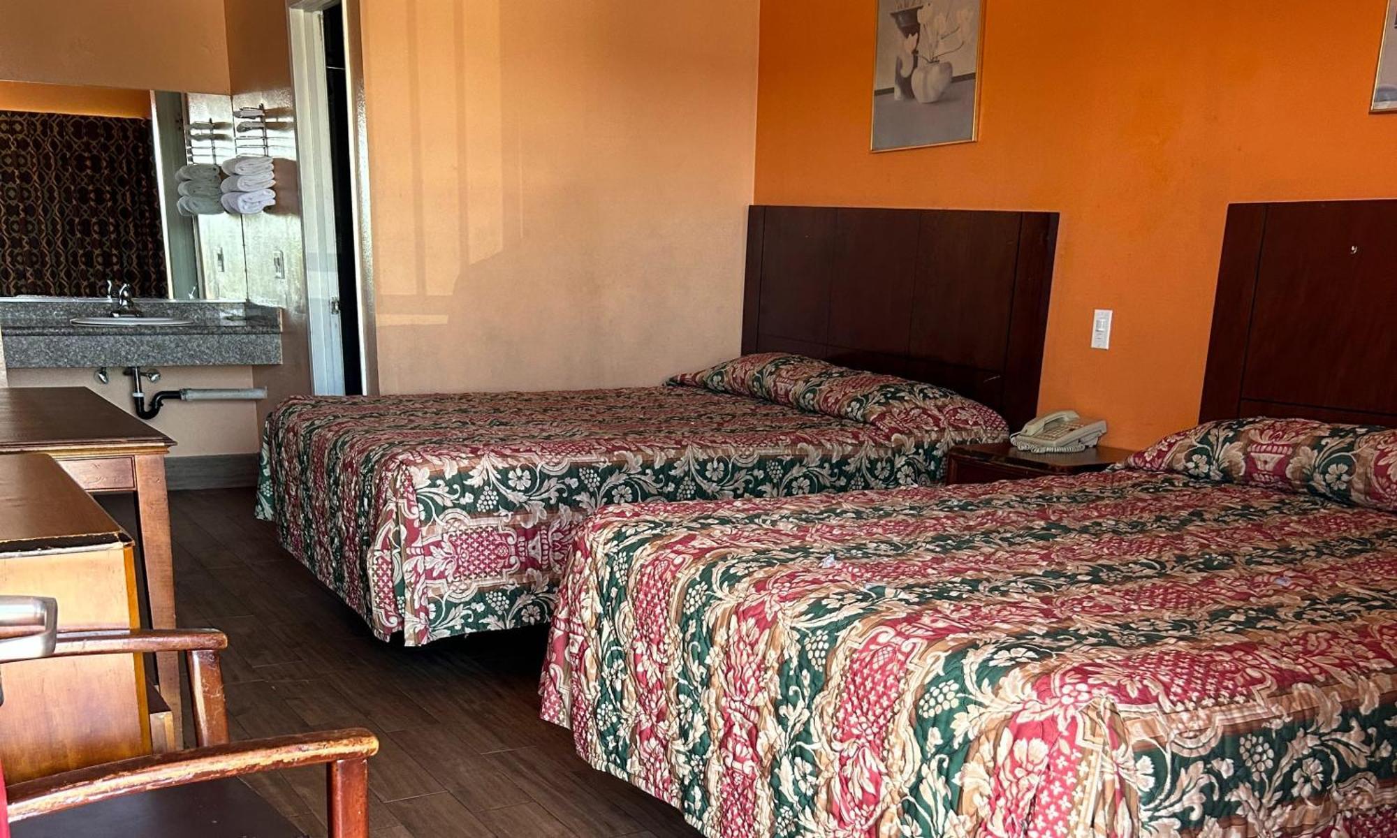 Heritage Inn And Suites Corona Buitenkant foto